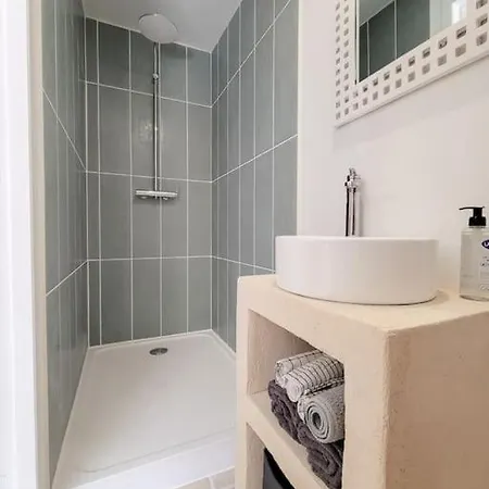 Spacieux De Caractere Appartement *