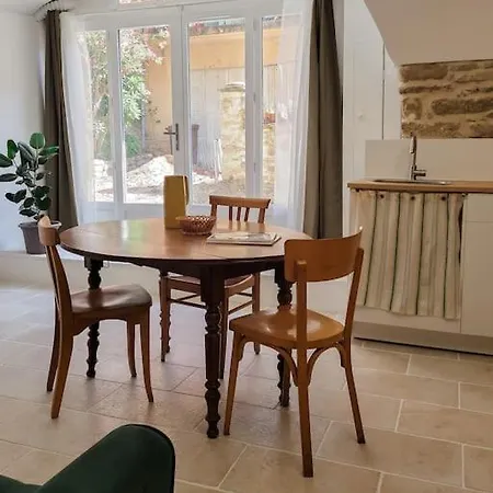 Spacieux De Caractere Appartement